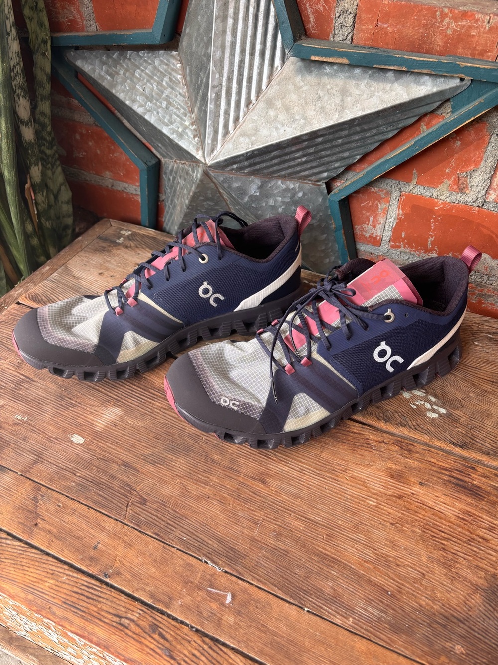 On Cloud X Shift Ink/Cherry Men's Athletic Running Sneaker ☆ Size 11.5 US ☆ NWOB